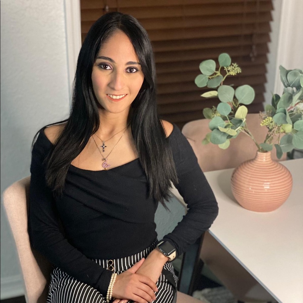 Meet your Posher, Paola
